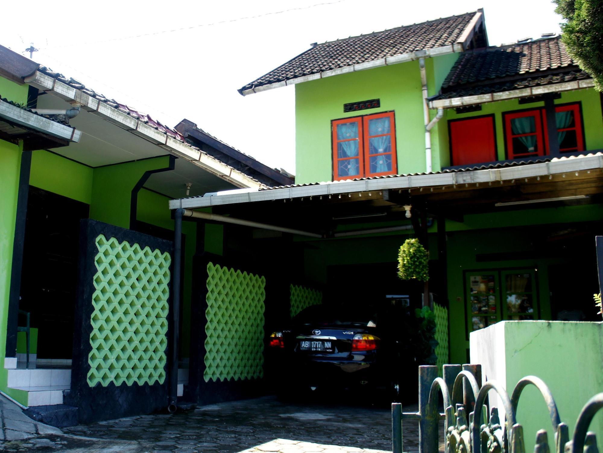 Bayu Murti Homestay Джокьякарта Экстерьер фото