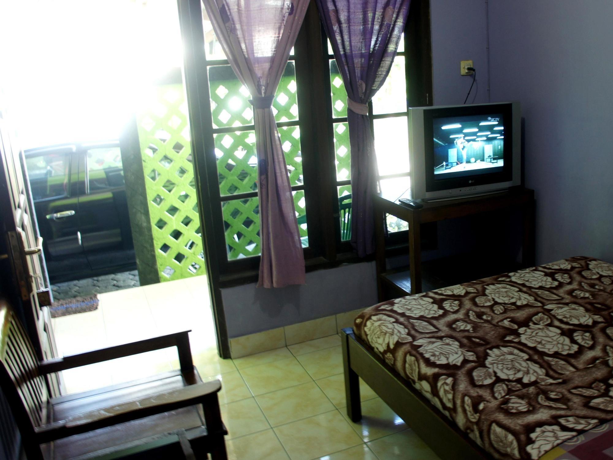 Bayu Murti Homestay Джокьякарта Экстерьер фото